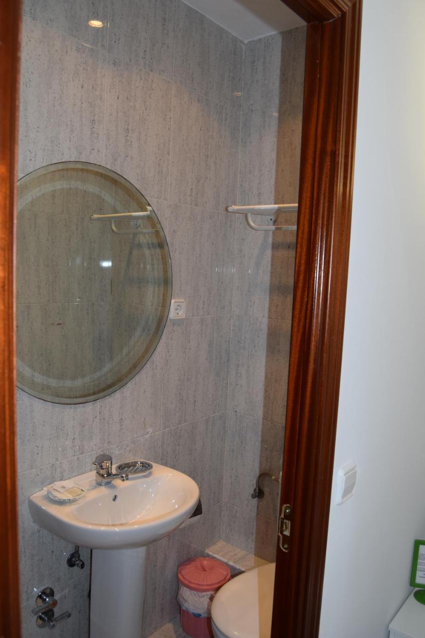 Hostal Rofer Madrid Eksteriør bilde