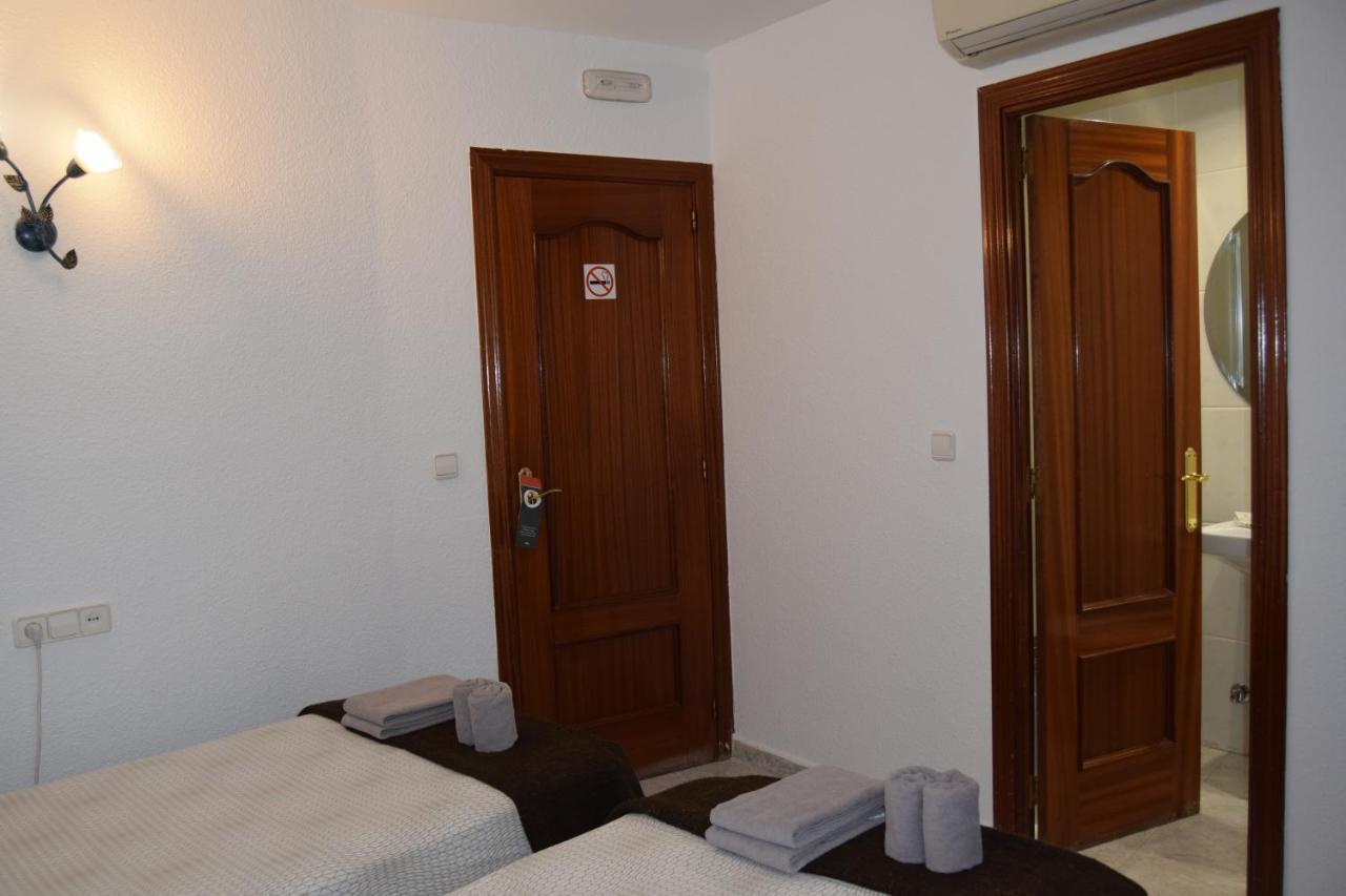 Hostal Rofer Madrid Eksteriør bilde