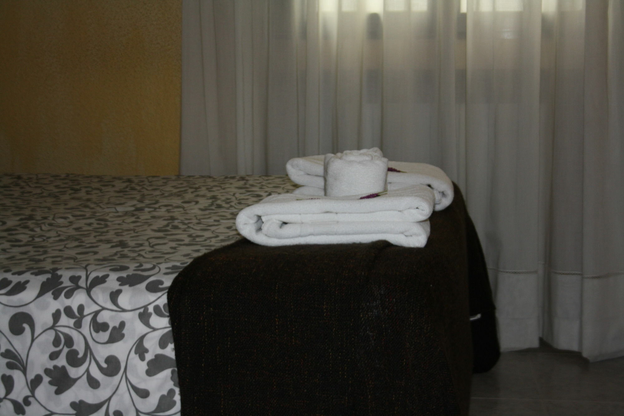 Hostal Rofer Madrid Eksteriør bilde