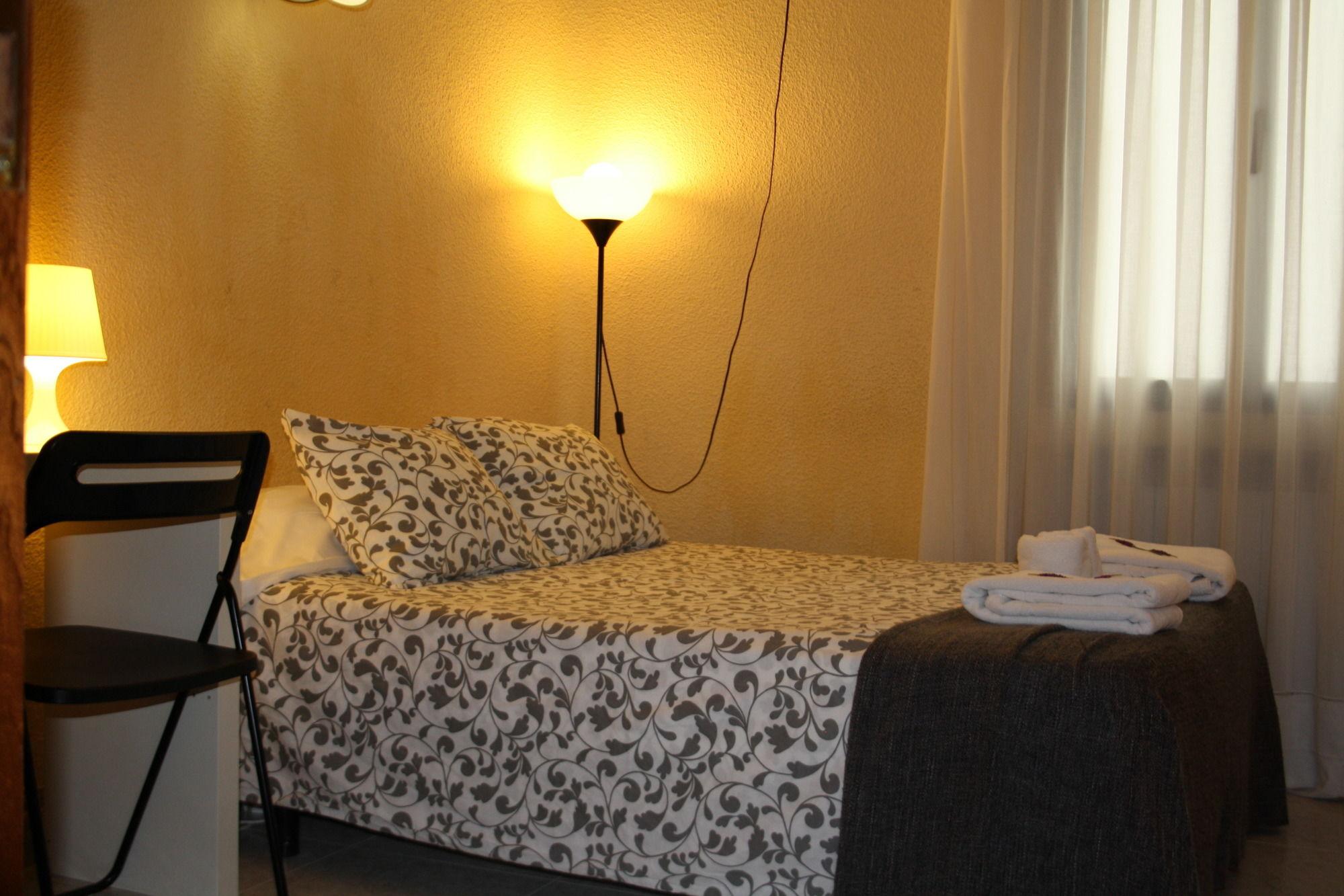 Hostal Rofer Madrid Eksteriør bilde